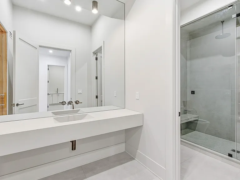 120 Halsey Ln — Photo 43