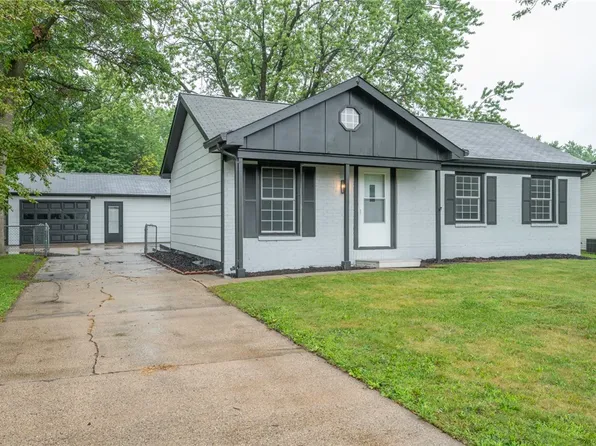 207 12th Ave NW, Altoona, IA 50009