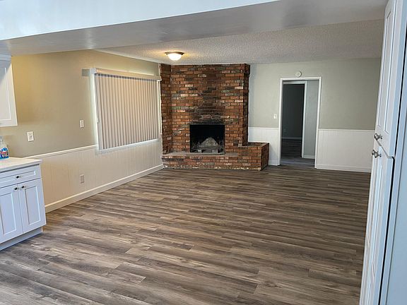 3rd image of 8368 Nuevo Ave