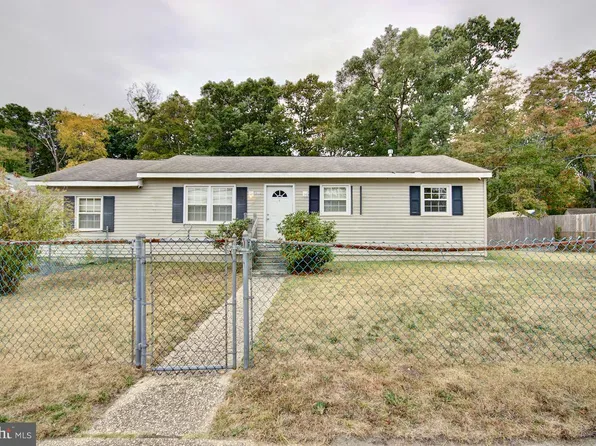 513 Berkeley Dr, Browns Mills, NJ 08015