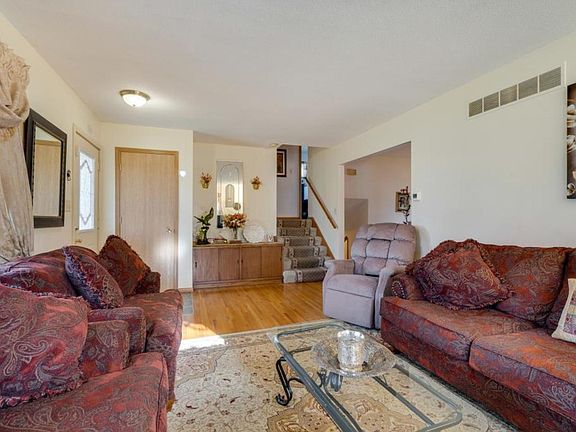 2nd image of 1560 McLean Ave