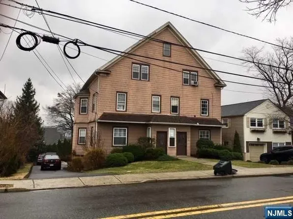 493-495 Teaneck Rd, Ridgefield Park, NJ 07660