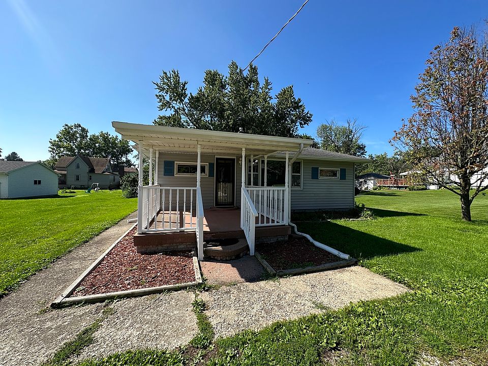206 W Hinshaw St, Bellflower, IL 61724 Zillow
