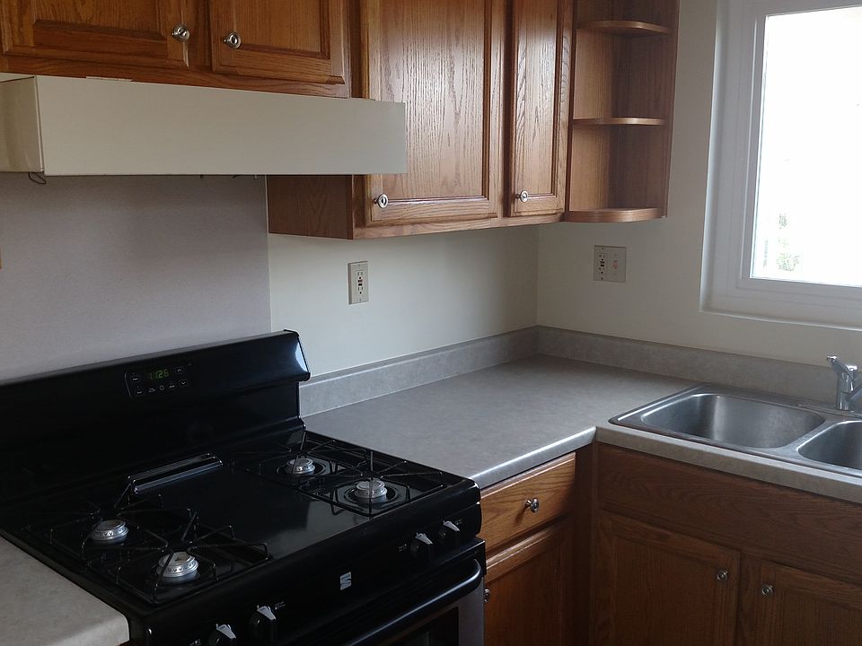 2nd image of 2958 Edell Pl