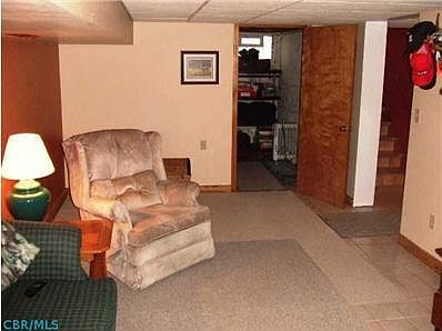 5th image of 659 Wrexham Ave