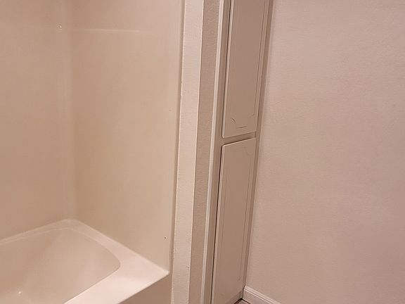 Lower level Full bath