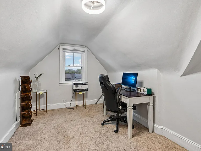 105 Dinsmore Ave — Photo 16