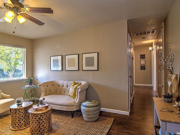 3rd image of 324 Duranta St