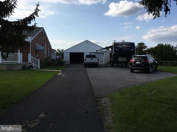 3rd image of 167 Diane Dr