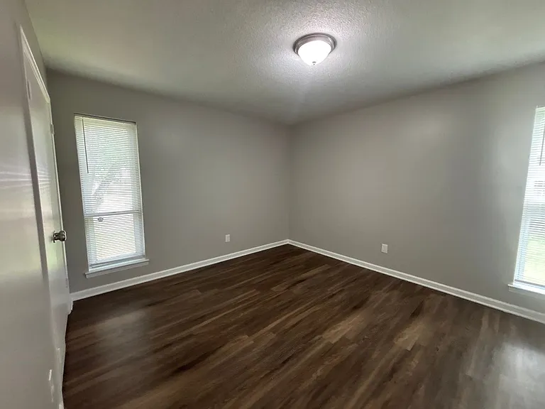 5095 Corkwood Dr — Photo 9