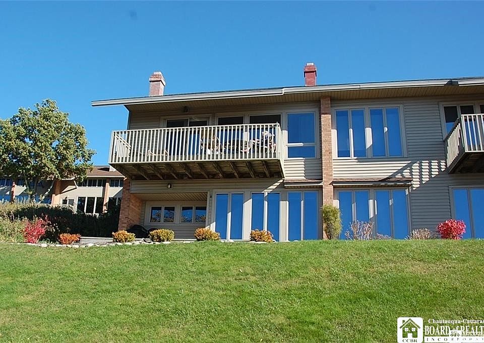 1st image of 11 Cayuga Dr