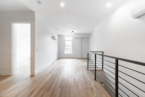 Rented by Joel Scharf, LREB | media 21