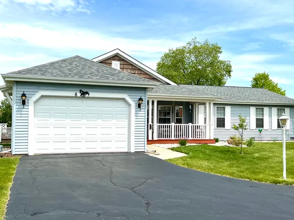 8 Mustang Ct, Grayslake, IL 60030