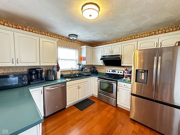 5th image of 323 Woodfield Dr