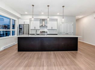 80 S Carrington Plz NW #404, Calgary, AB T3P1Y3