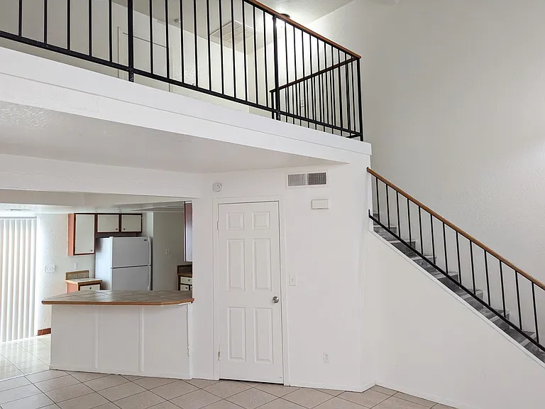 455 Sellers Pl — Photo 6