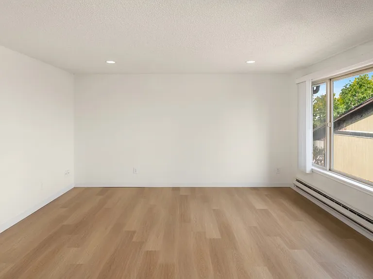 Evergreen Residences — Photo 11