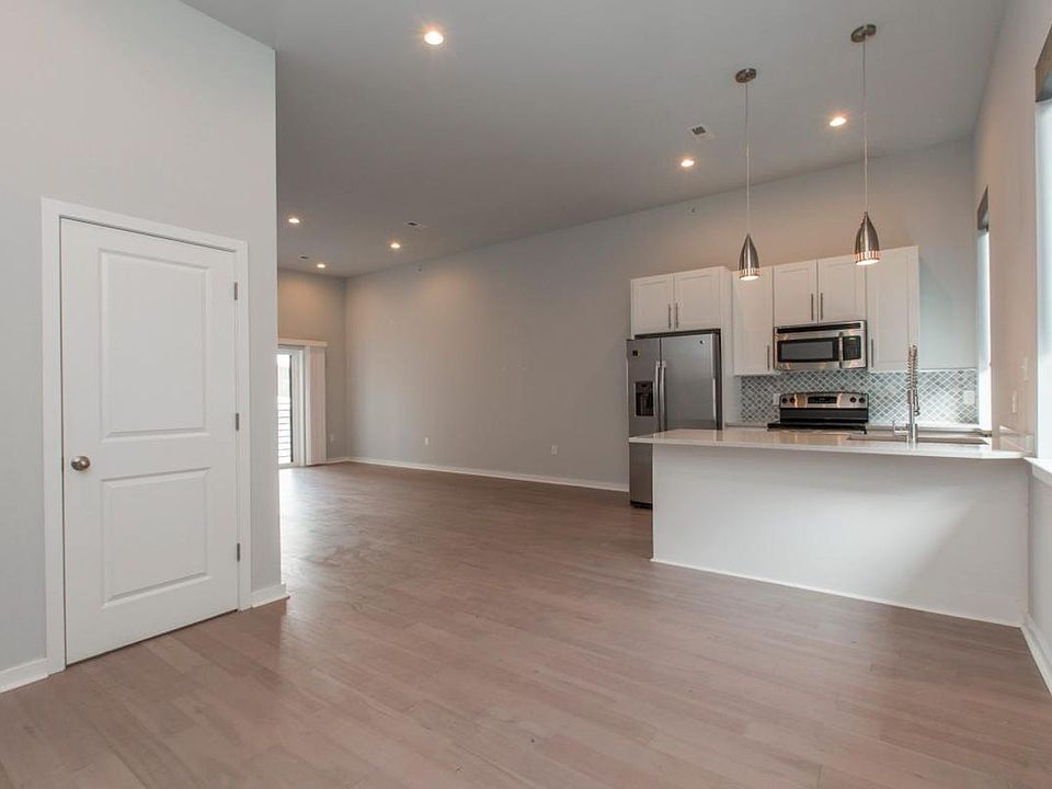1st image of 4304 Cresson St APT 2
