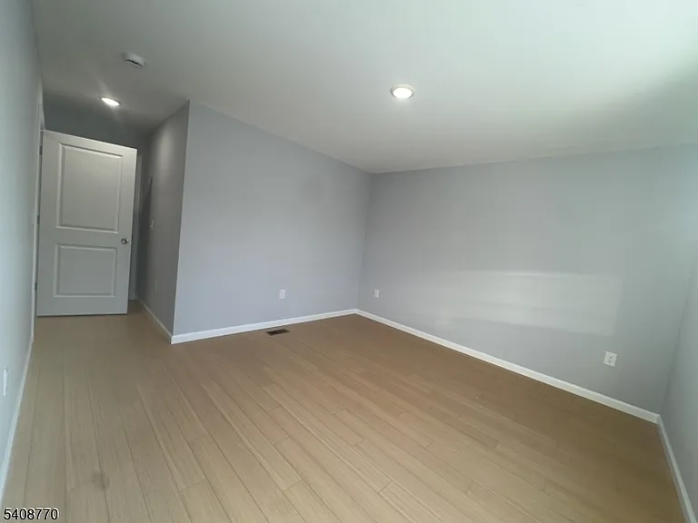 29 Isabella Ave #1-2 — Photo 24