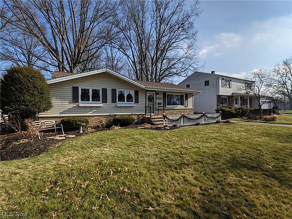 2nd image of 3523 Beaumont Dr