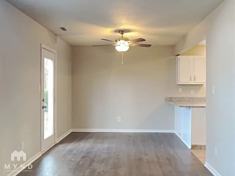 1698 Prairieview Ln — Photo 15