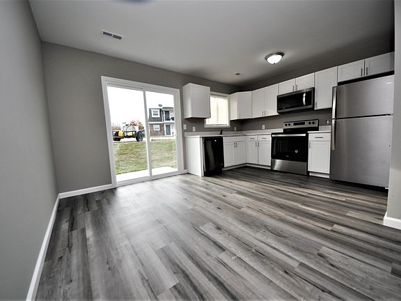 4th image of 100 Arlington Way #1074
