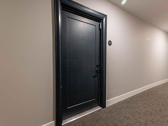 4th image of 1670 E Broad St #301