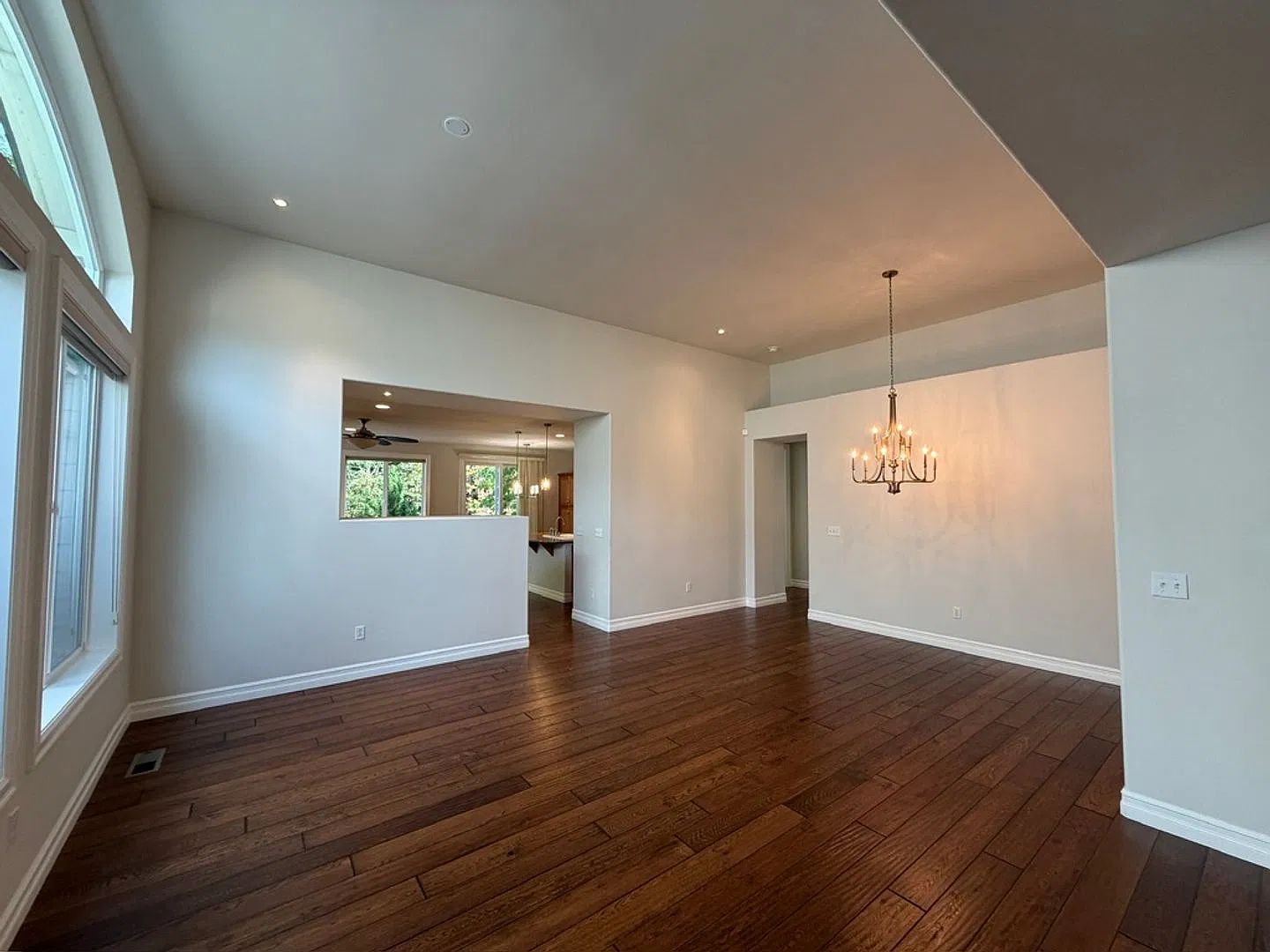 2Bd/2Ba Redmond Home — Photo 2
