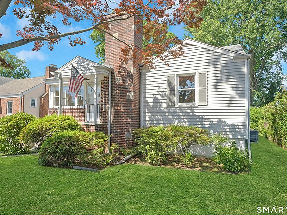 3rd image of 69 Willowbrook Avenue