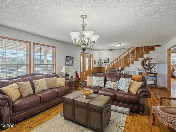 5th image of 16415 Sunnyside Rd