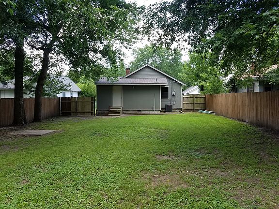 5th image of 619 E Zion St