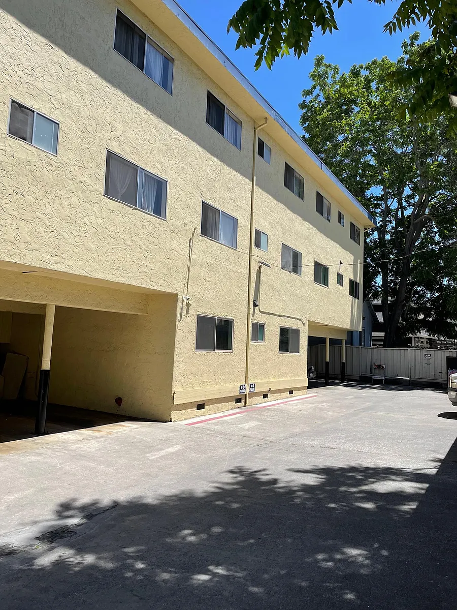 Building Photo - 641 S 11th St #12