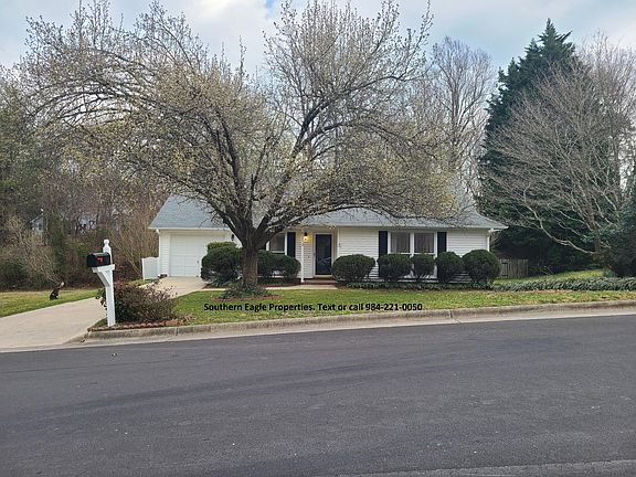 Beautiful 3 bedroom, 2 bath and garage in the desirable Oak Bend section of Greensboro