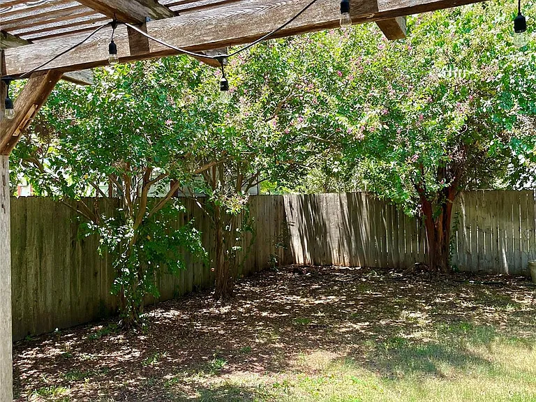2117 Kimra Ln — Photo 33