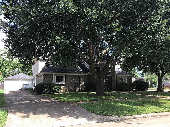 3rd image of 523 Governors Place Dr