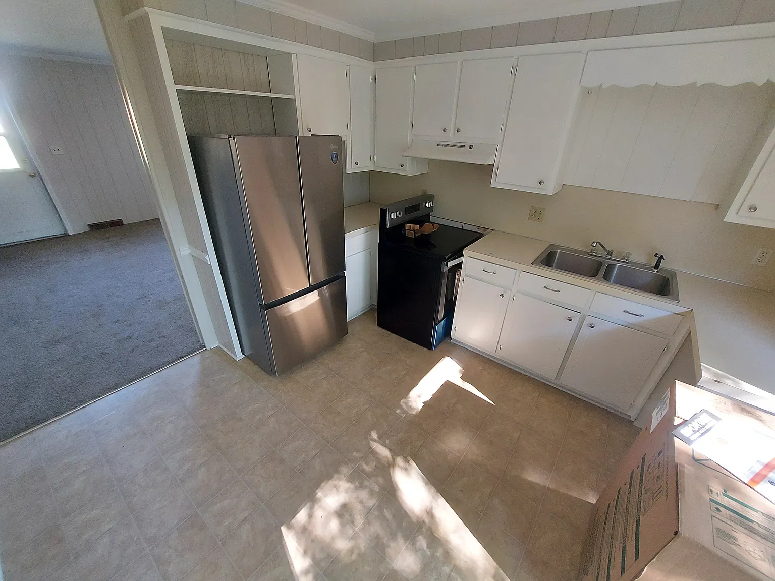 2 bed, 10 sqft, $1,000 — Photo 2