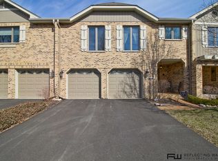 124 Country Club Dr, Bloomingdale, IL 60108