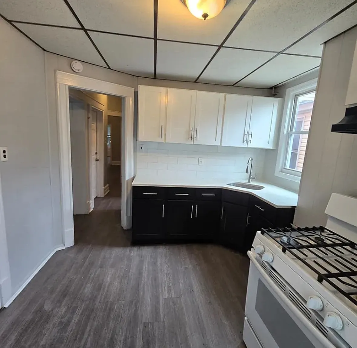 3 bed, $2,200 — Photo 2