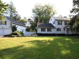 831 Orchard Ln, Clinton, IA 52732