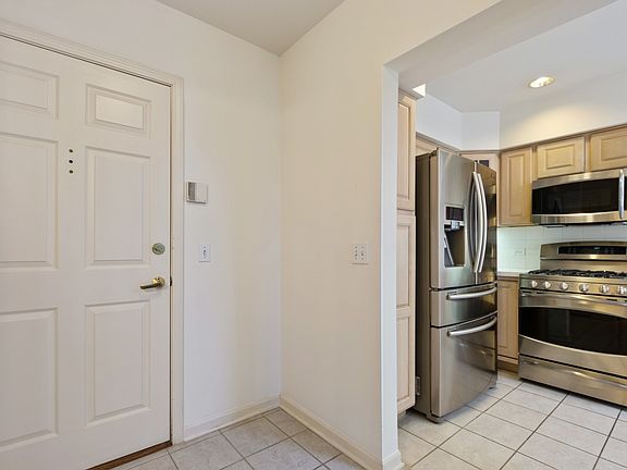 4th image of 1700 2nd St APT 505