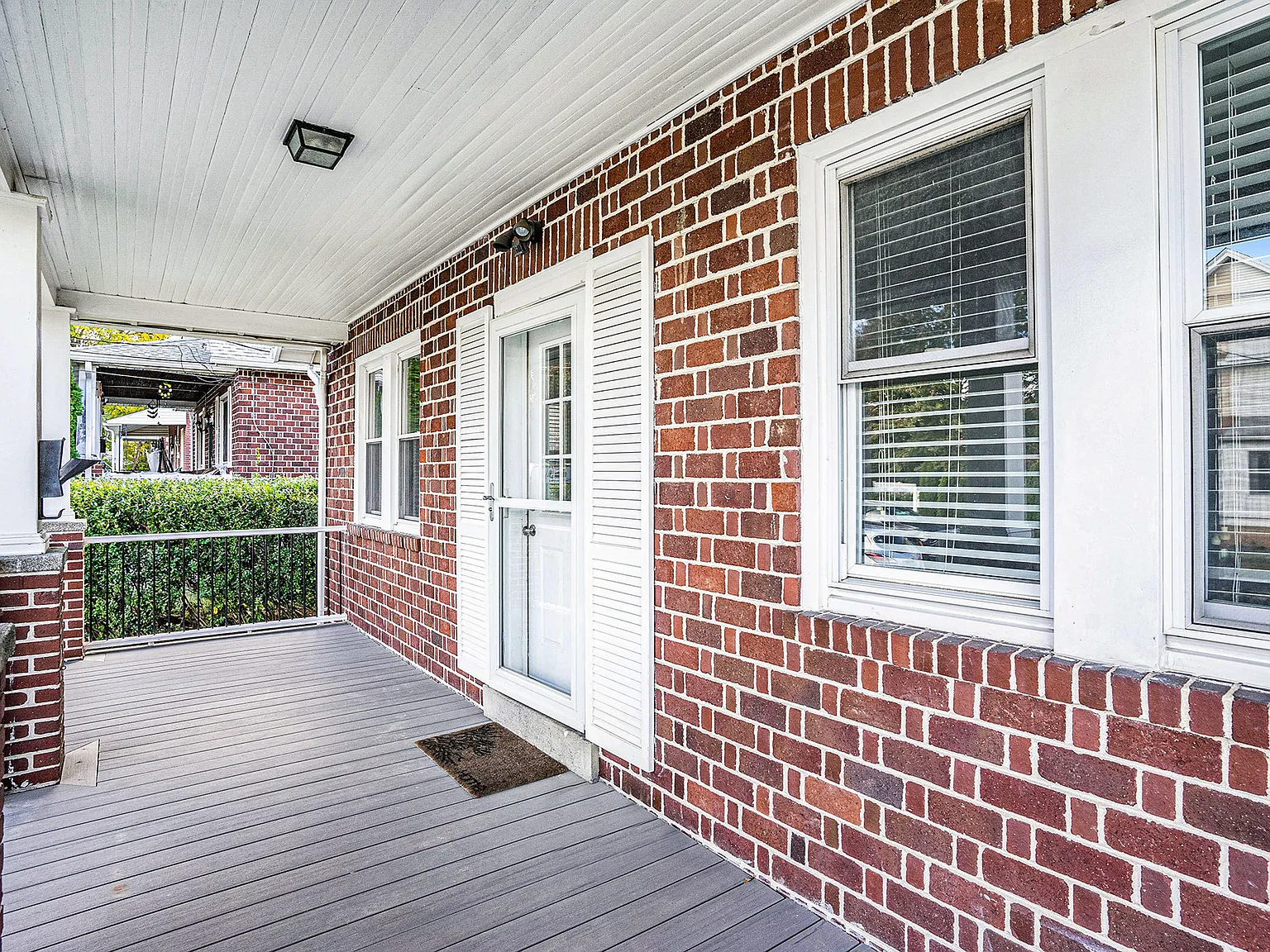 4 bed, 1911 sqft, $2,775 — Photo 3