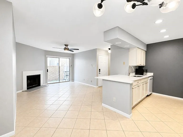 2120 El Paseo St #2305 — Photo 3