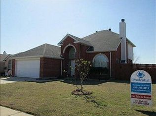 5600 Lawnsberry Dr, Fort Worth, TX 76137