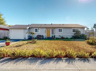 2800 Campton Heights Dr, Fortuna, CA 95540