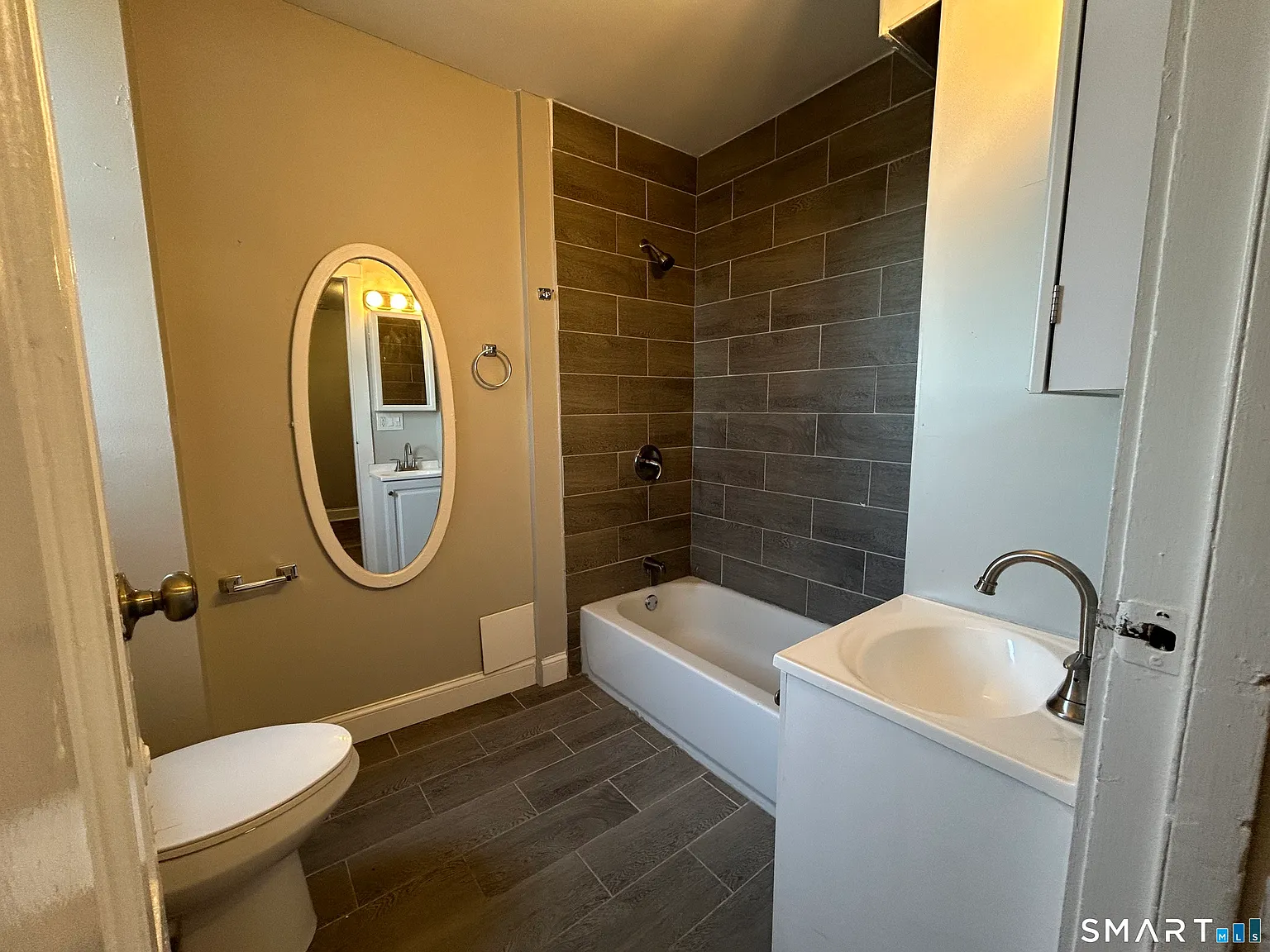 1 bed, 700 sqft, $1,350 — Photo 4