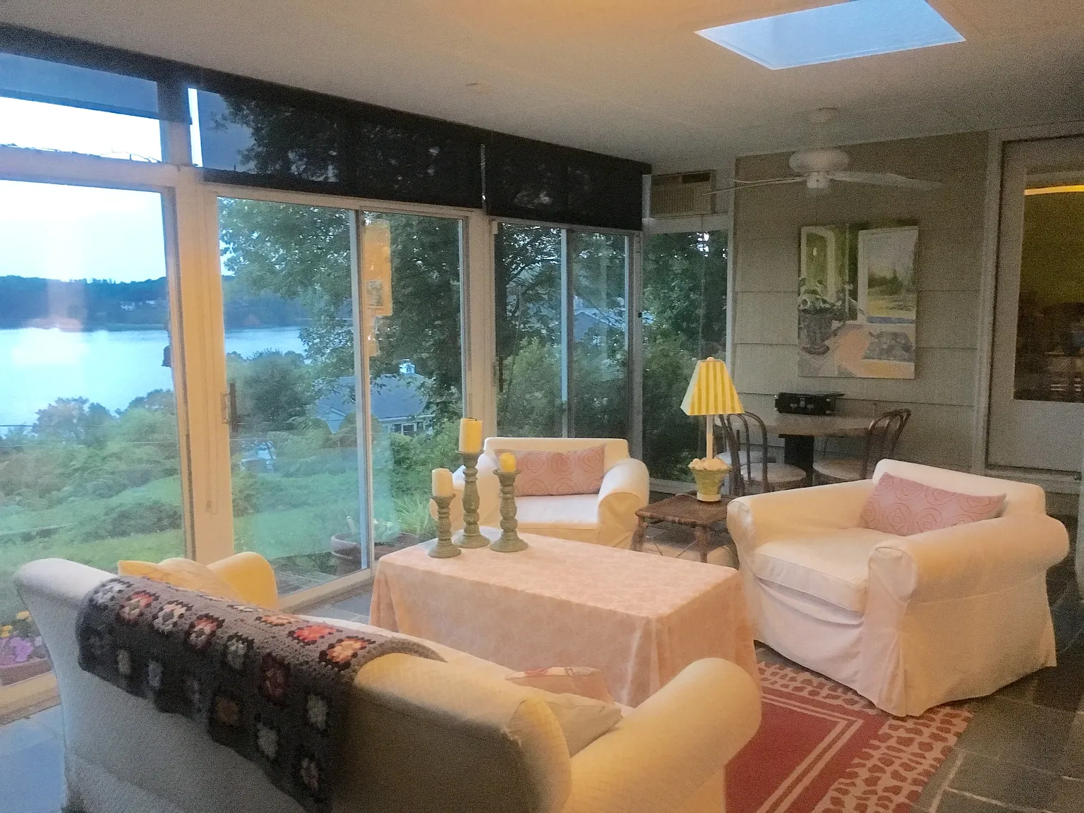 220 Riverside Dr photo 1