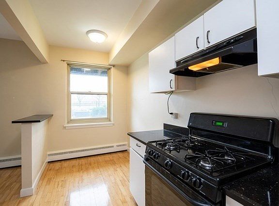 4th image of 4920 N Marine Dr #S101