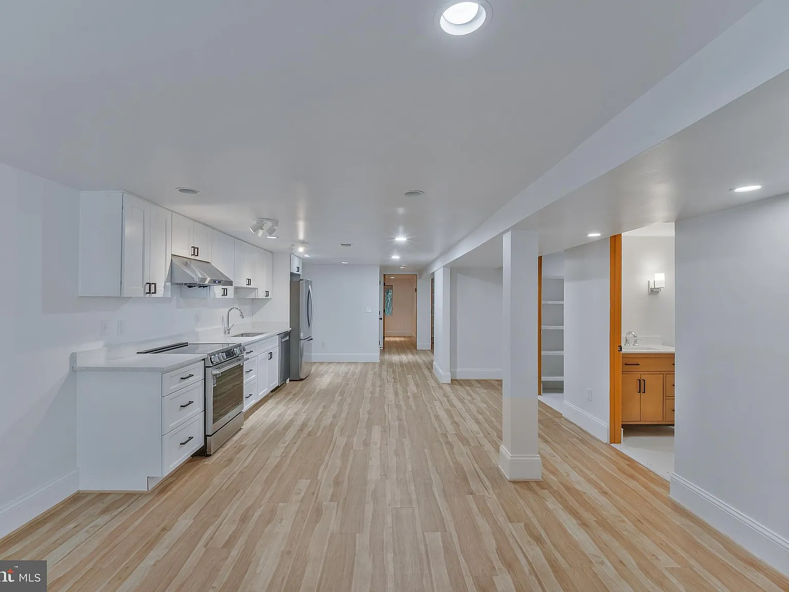 2 bed, 1100 sqft, $2,675 — Photo 1
