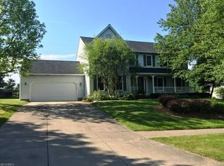 2136 Sand Run Knolls Dr, Akron, OH