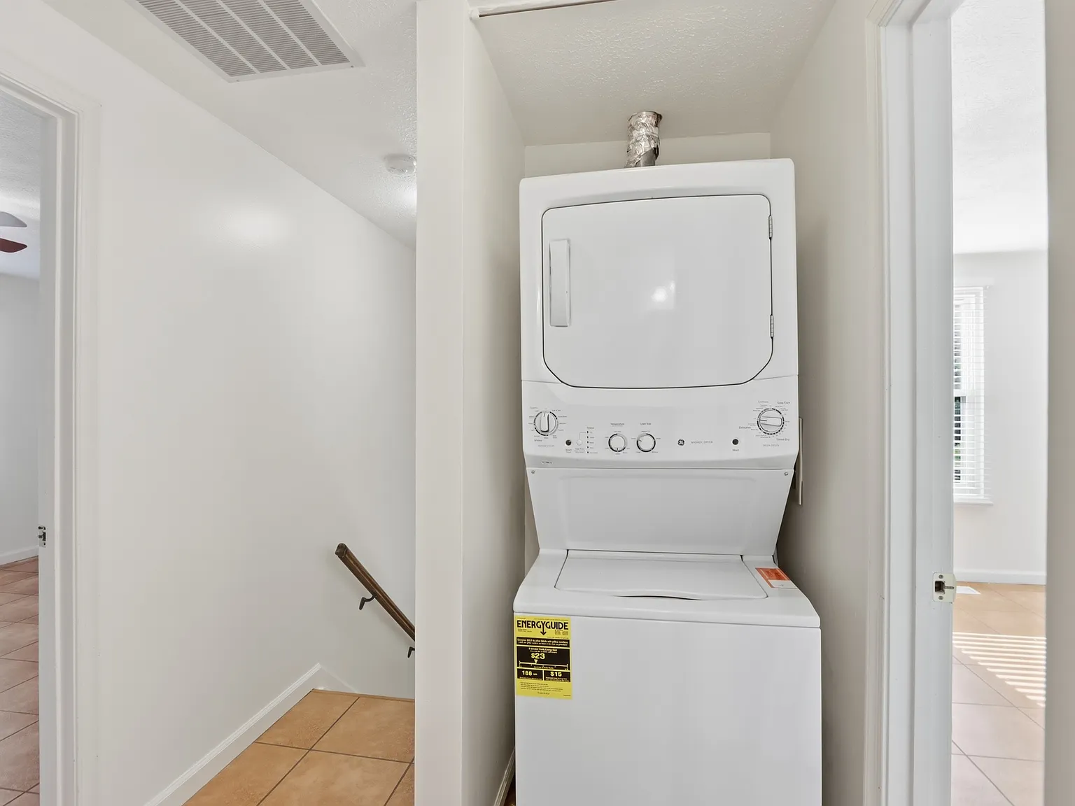 2 bed, 1120 sqft, $2,100 — Photo 4